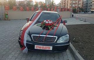 Başkan Aydar, makam aracını gelin arabası yaptı