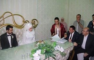 Başkan Beyoğlu nikah şahitliği yaptı