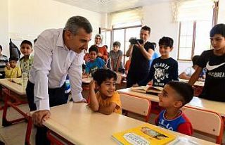 Başkan Çınar, başarılı öğrencileri portatif...