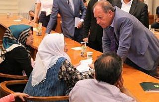 Başkan Oprukçu, vatandaşların sorunlarını dinliyor