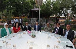 Bayburt’a vali olarak atanan Epcim onuruna veda...