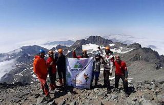 Belediyesporlu dağcılar Kaçkar zirvesine tırmandı