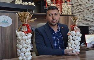 Beyaz Altın Sarımsak 17 TL’den alıcı buldu