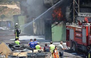Bilecik’te lastik fabrikasında çıkan yangının...