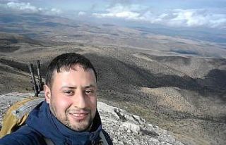 Çığ altında kalan kayıp dağcının cansız bedenine...