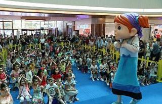 Çizgi film karakteri Elif çocuklarla buluştu