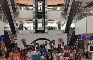 Çocuklar satranç becerilerini yarıştırdılar