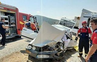 Denizli’de tır ile otomobil çarpıştı: 2 ölü