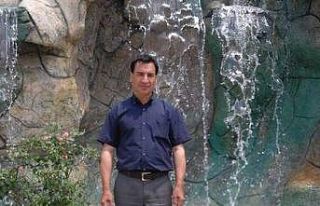 Devrilen motosikletin üzerinden geçen kamyon sürücüyü...