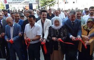 Erciş’te mobilya mağazası açılışı