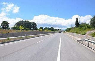 Evlerine tarladan geçerek gidebiliyorlar