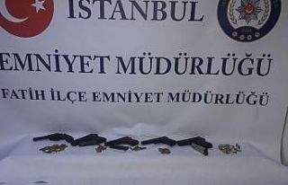 Fatih’te otele kaçak içki operasyonu: 4 gözaltı