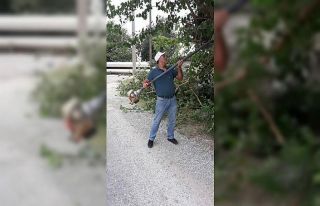 Fedakar muhtar, kendini köye ve çocuklara adadı