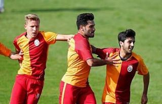 Galatasaray Recep Gül’ün sözleşmesini uzatıp,...
