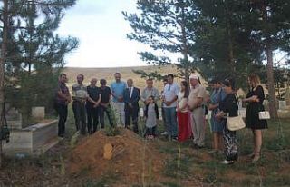 Gazeteci Abdulkadir Nişancı mezarı başında anıldı