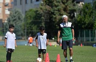 Geleceğin yıldızları Muratpaşa’da yetişiyor