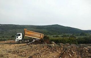 Gemlik’te yeşil alana hafriyat zabıtaya takıldı
