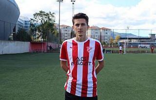 Genç futbolcu evinde ölü bulundu