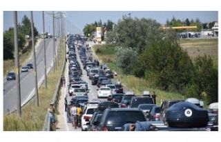 Gümrük kapılarındaki uzun kuyruklara son