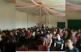 HEM gençleri üniversiteye hazırlıyor