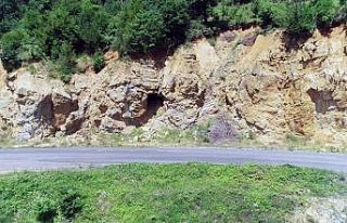 Heyelan, mağarayı ortaya çıkardı