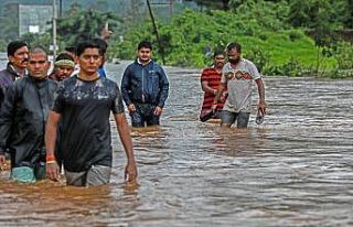 Hindistan’daki sel felaketinde bilanço artıyor