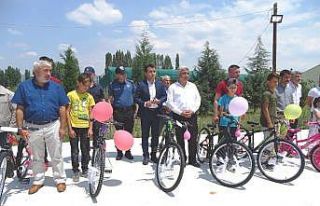 Hisarcık’ta öksüz ve yetim çocuklara bayram...