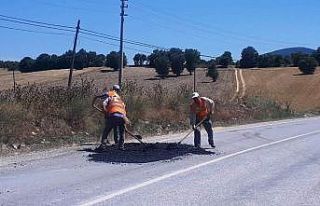 Hisarcık’ta yollara asfalt yama çalışması