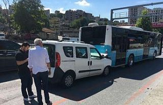 Hızını alamayan ticari araç, otobüse arkadan...