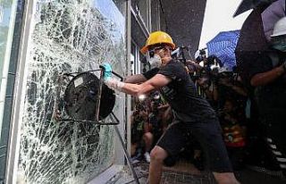 Hong Kong protestolarında tansiyon yükseliyor