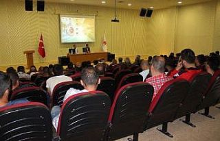 Hükümlülere “demokrasinin önemi” anlatıldı