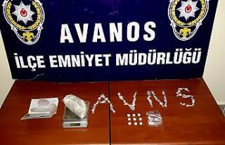 İç çamaşırında 43 paket uyuşturucu ile yakalandı