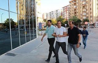 İki bavul altınla kaçtığı iddia edilen sarraf...