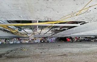 İki bina arasında mahsur kalan kedi kurtarıldı