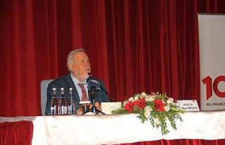 İlber Ortaylı gençlerle bir araya geldi