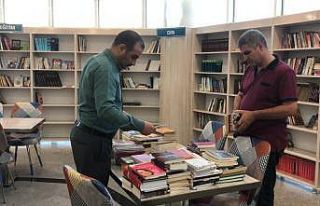 İstanbul’dan Siirt’te 400 kitap gönderildi