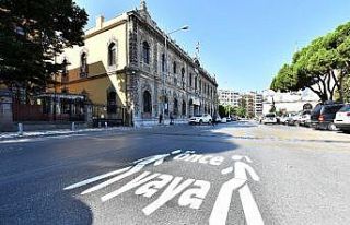 İzmir’de 170 noktada ’Önce Yaya’ uyarısı