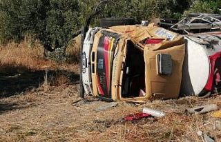 İzmir’de vidanjör devrildi: 1 yaralı