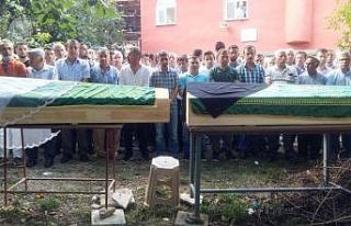 Kazada hayatını kaybeden anne ve kızı yan yana...