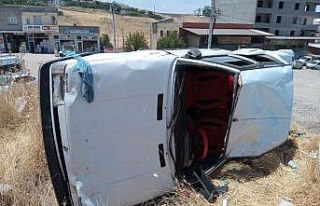 Köpeğe çarpan otomobil şarampole yuvarlandı:...