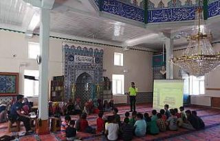 Kuran kursu öğrencilerine trafik eğitimi