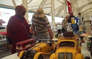 Kuveyt ve Katar’lılar Bursa’da antika pazarını...