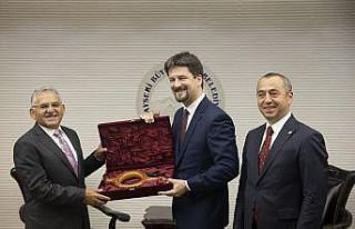 Macaristan’ın Ankara Büyükelçisi Victor Matis,...