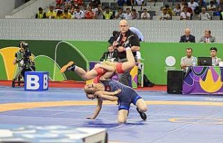 Milli güreşçi Emine Çakmak’tan altın madalya