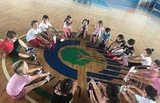 Miniklere spor keyfi