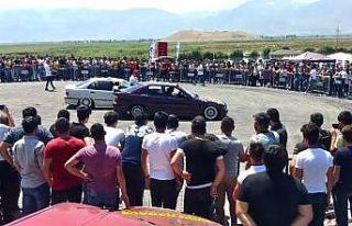 Modifiye araç tutkunları Erzincan’da buluştu