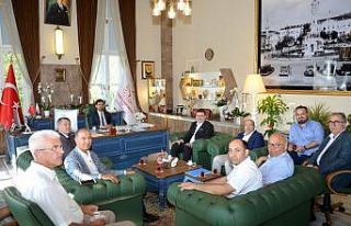 MÜSİAD İzmir’in il sağlık müdürüne ziyaretinde...