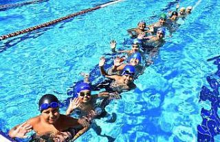 Osmangazi’de çocuklar için yüzme vakti