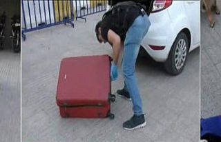 Otomobil bagajındaki bavuldan 5 bin 190 ekstasy hap...