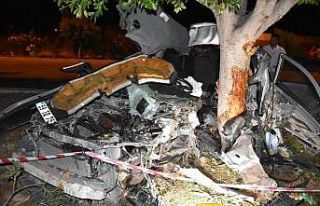 Otomobil ikiye bölündü